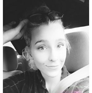 Meet your Posher, Lily